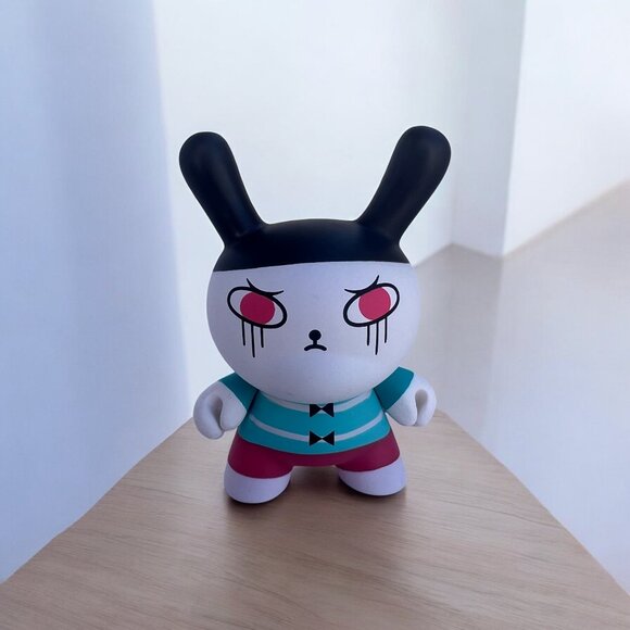 Trouble Maker Kidrobot Dunny by Andrea Kang from Designer Toy Awards Series 1 - Picture 1 of 8